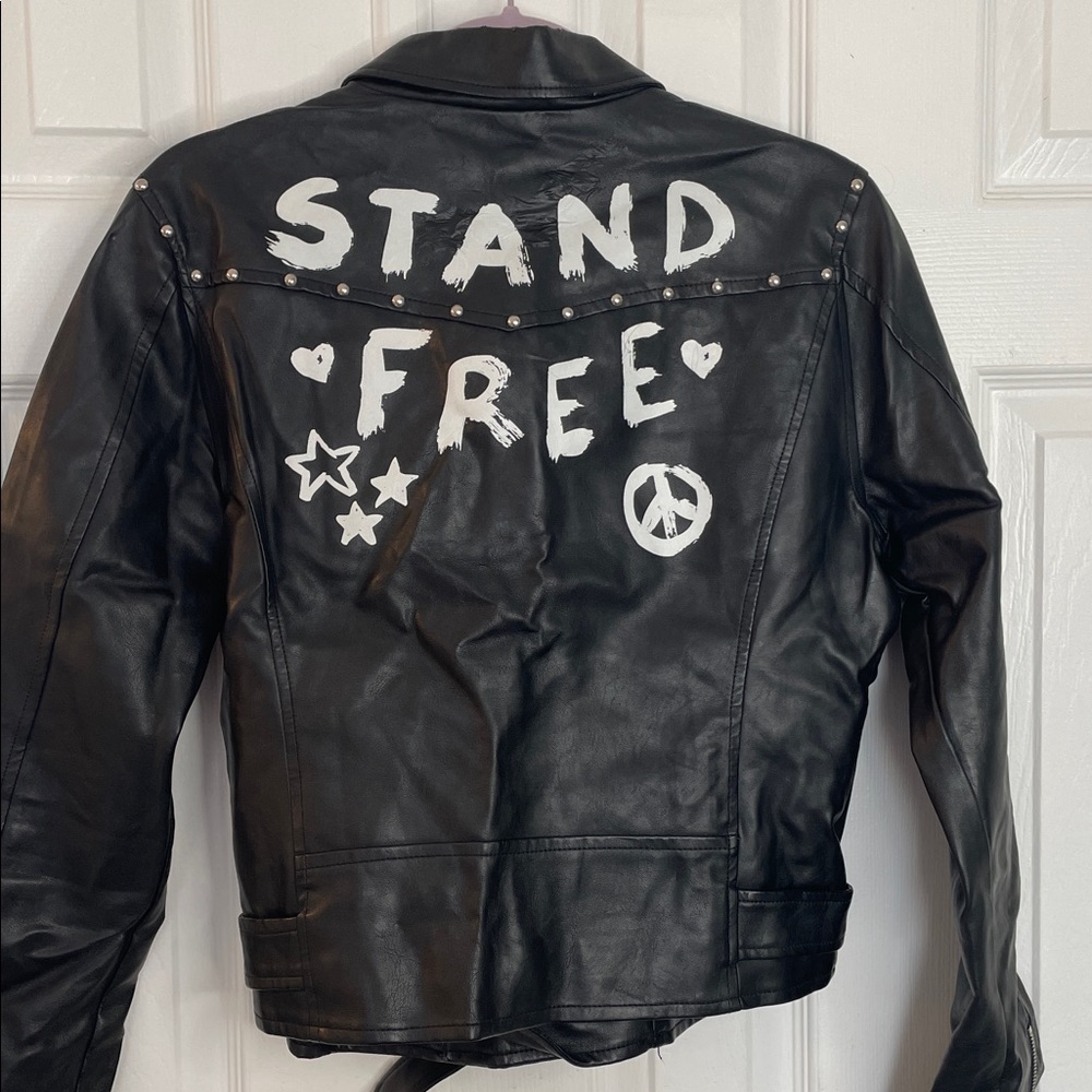 ASHLEY BY 26 INTERNATIONAL BLACK VEGAN LEATHER GRAFFITI BIKER CORE JACKET SZ L - Picture 5 of 8